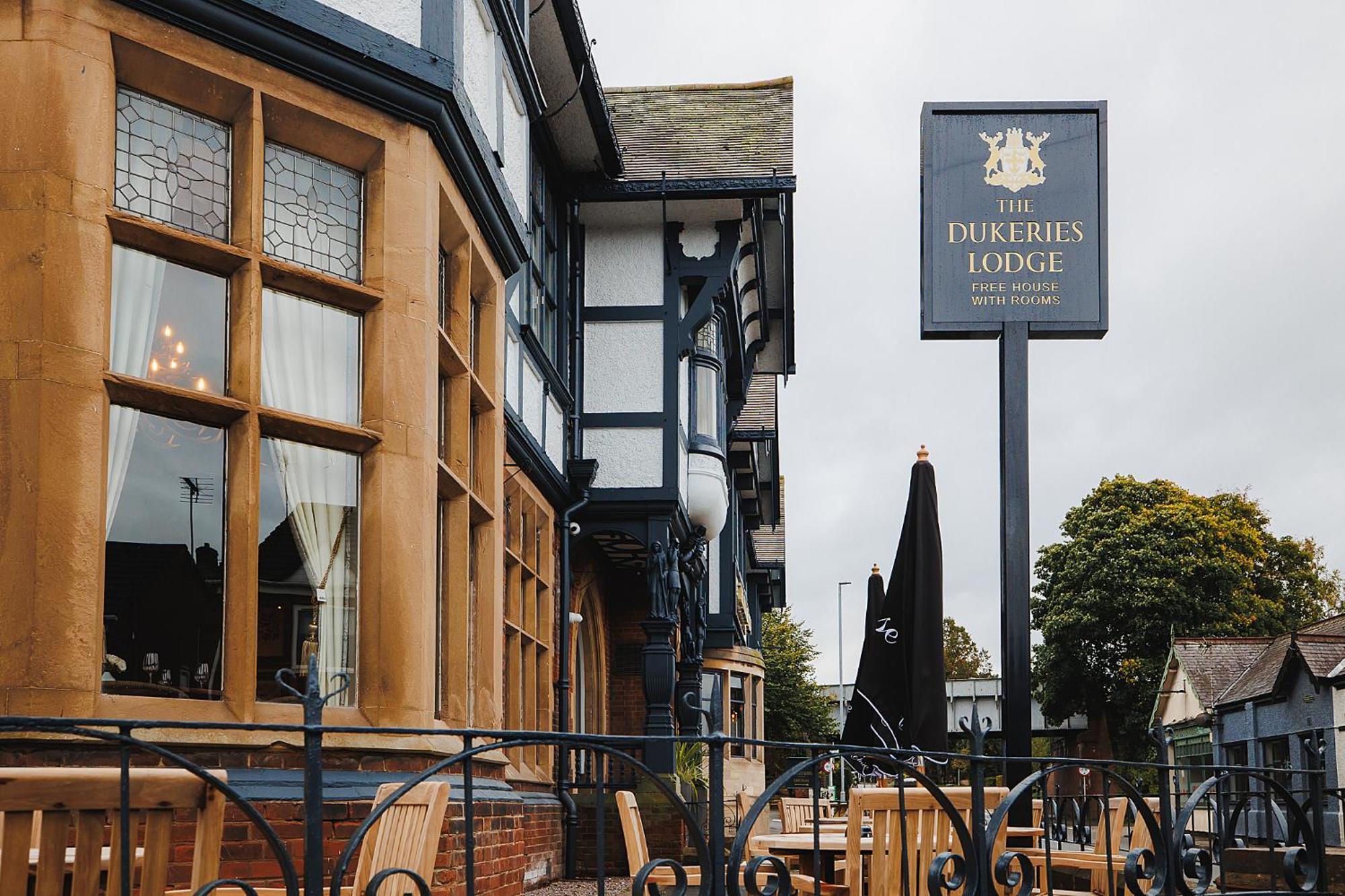 The Dukeries Lodge, Edwinstowe, Nottinghamshire Exterior foto